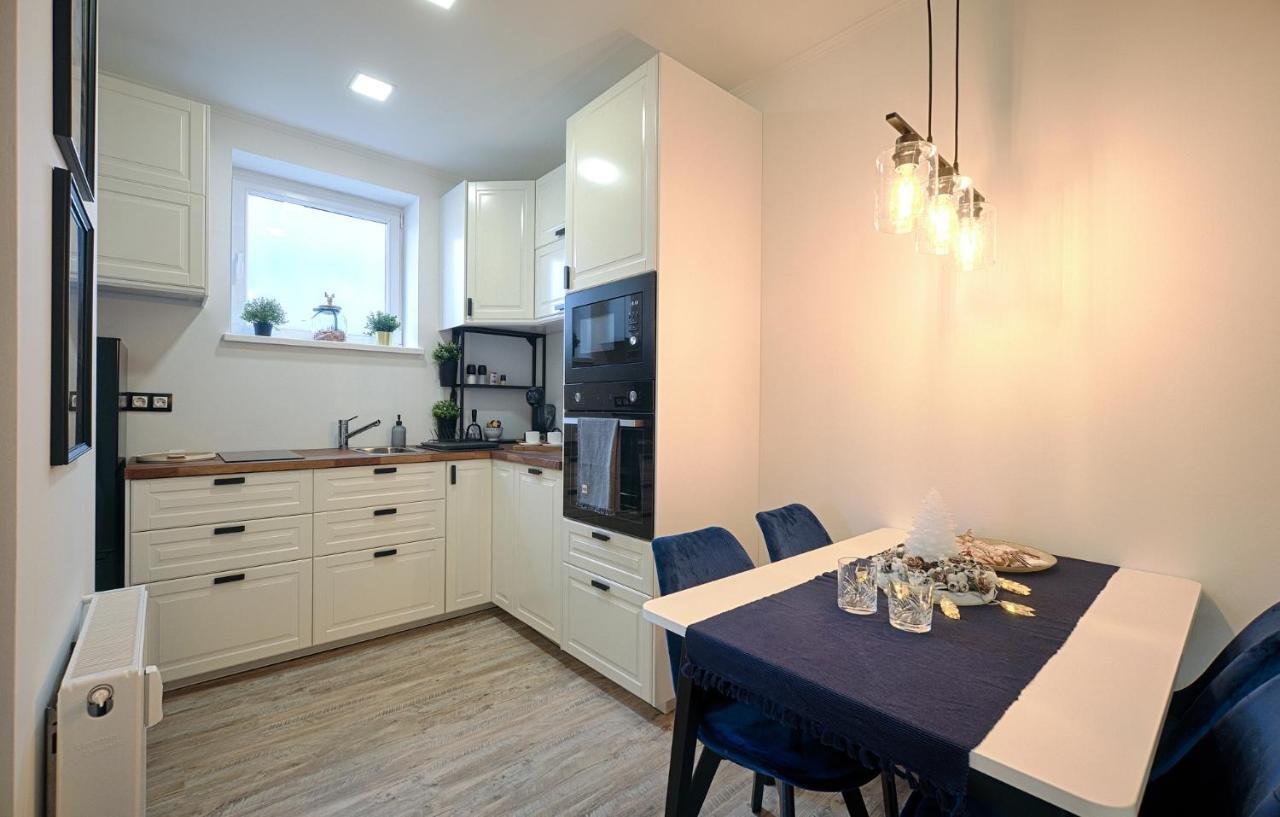 Monos Apartman Apartment Tatabánya Екстериор снимка